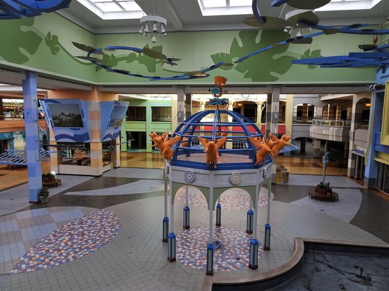 Forest Fair Village Center Court 768x576
