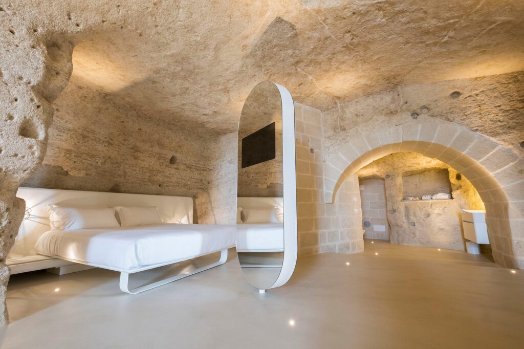aquatio cave luxury hotel 1024x682